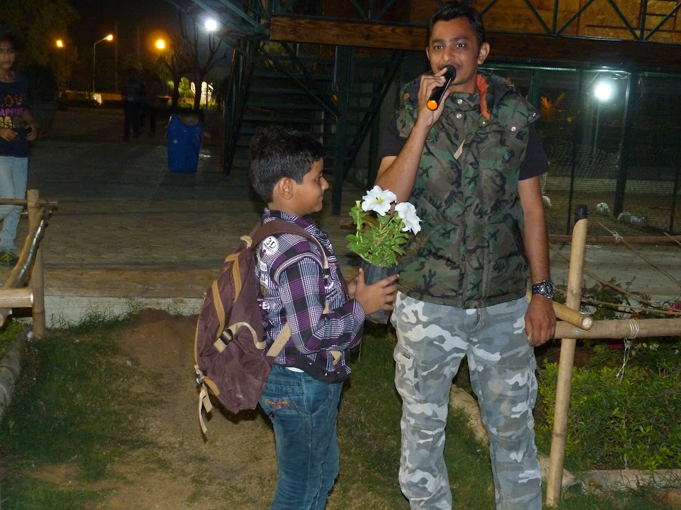 Evening presentation and anchoring at the resort