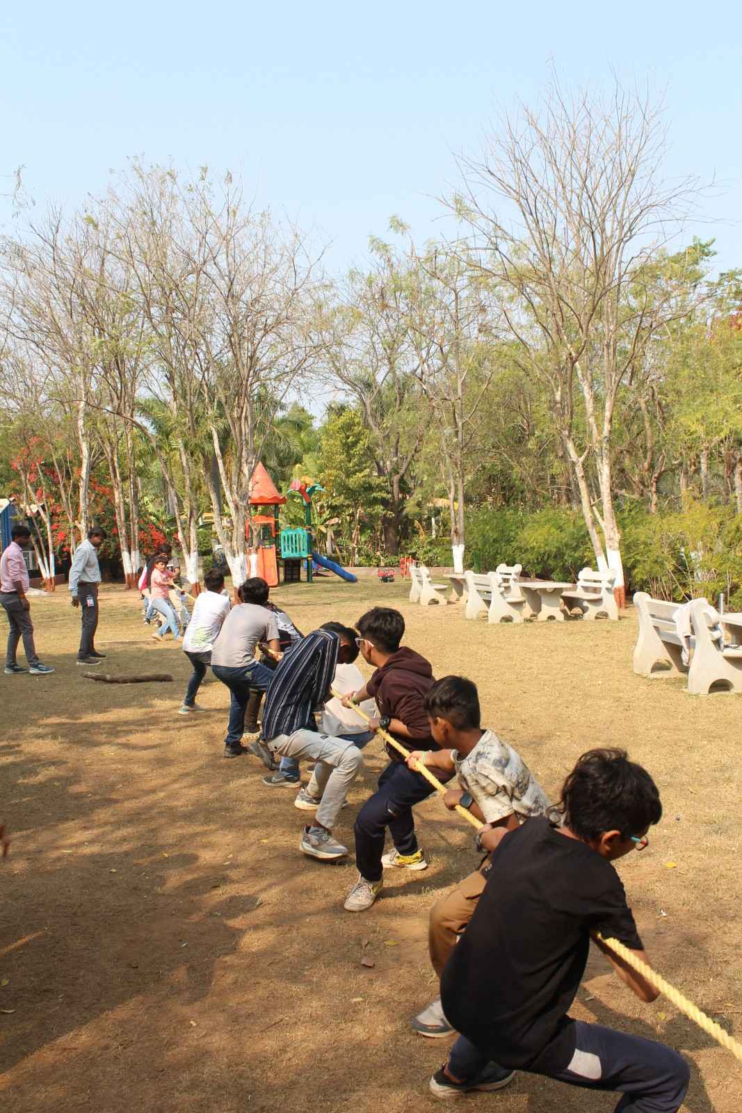 Active tug of war game